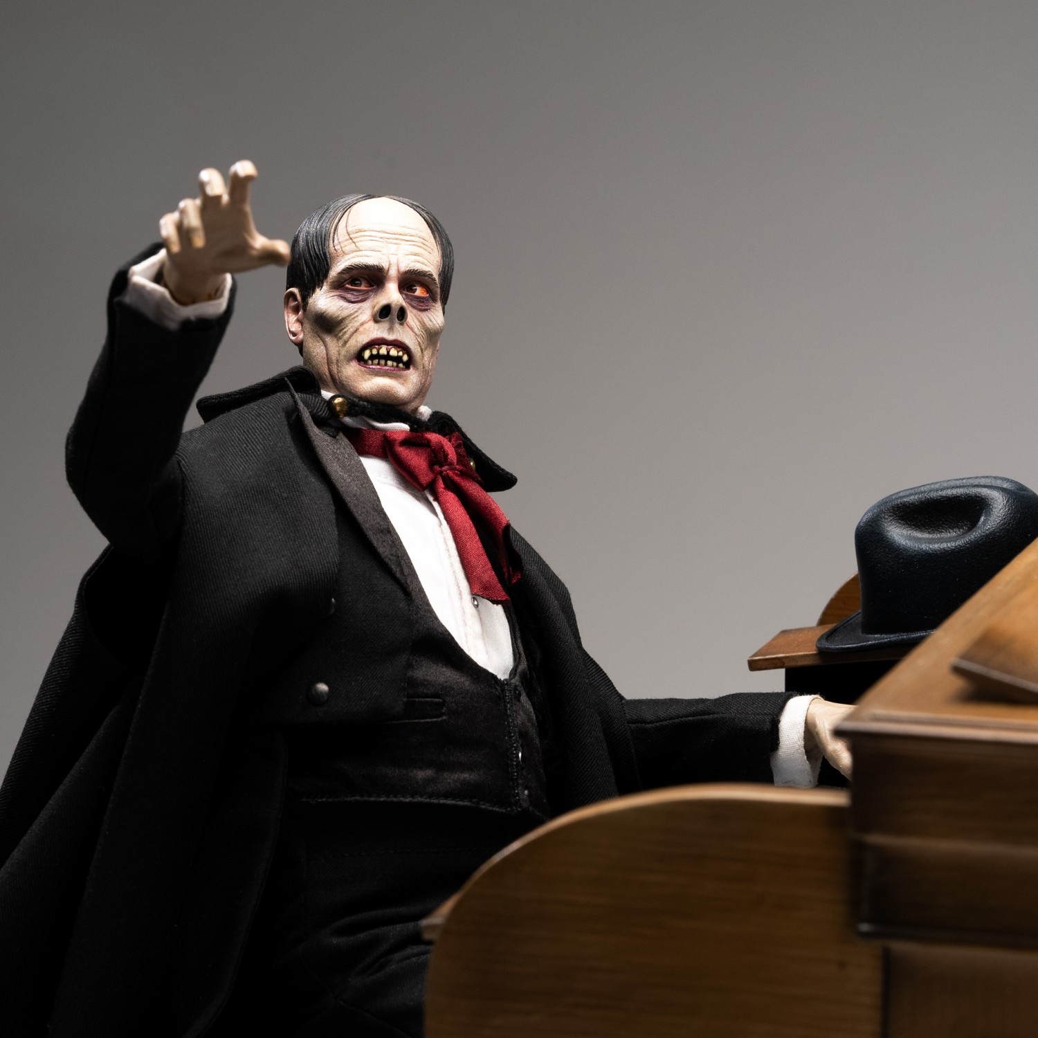 Buy LON CHANEY AS PHANTOM OF THE OPERA 1/6 ACTION